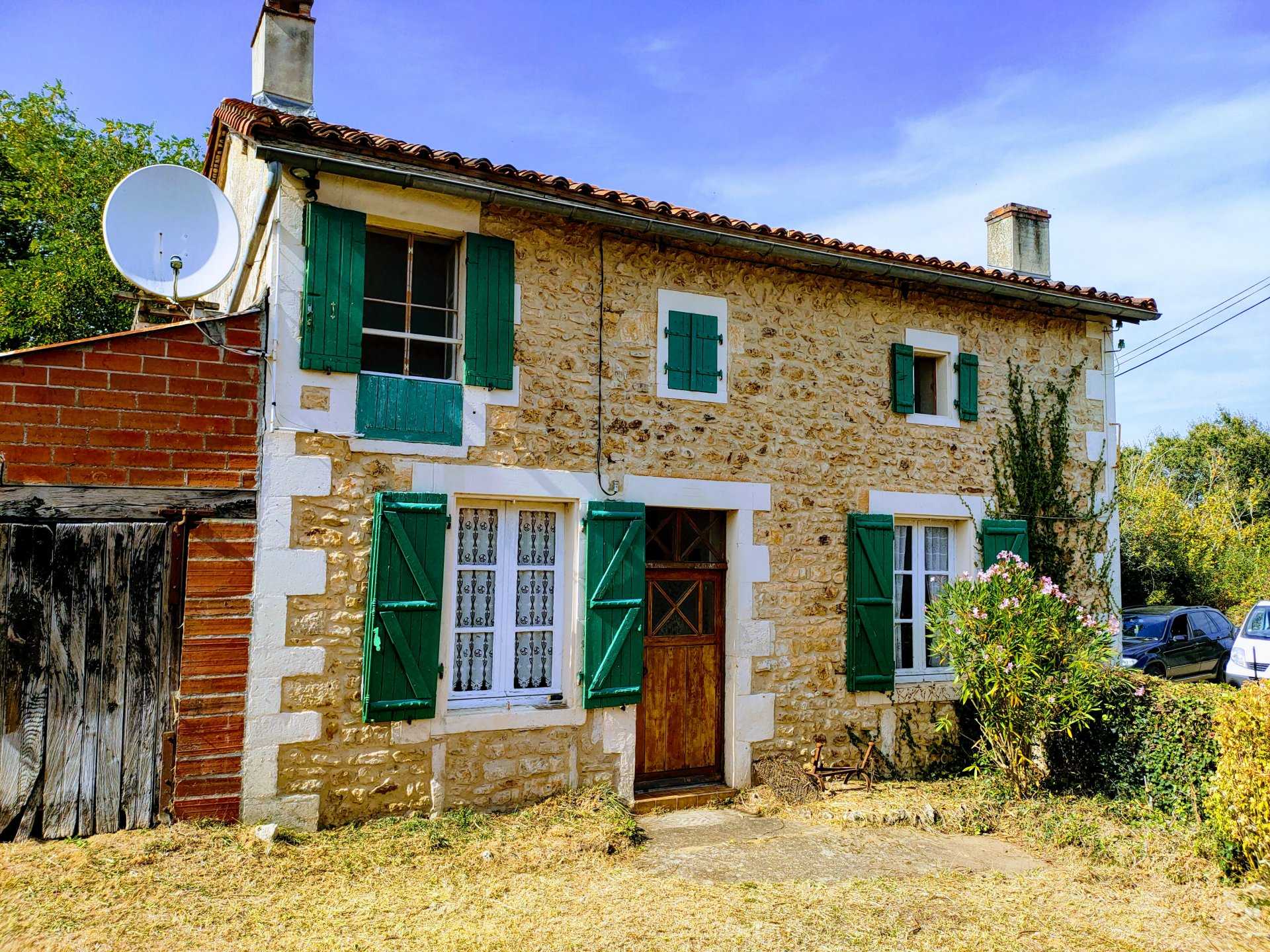 House in Couture, Nouvelle-Aquitaine 10219264