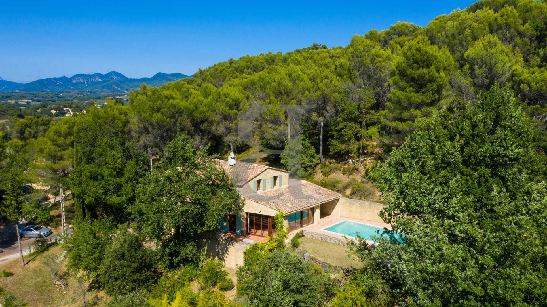 Hus i Vaison-la-Romaine, Provence-Alpes-Cote d'Azur 10219302