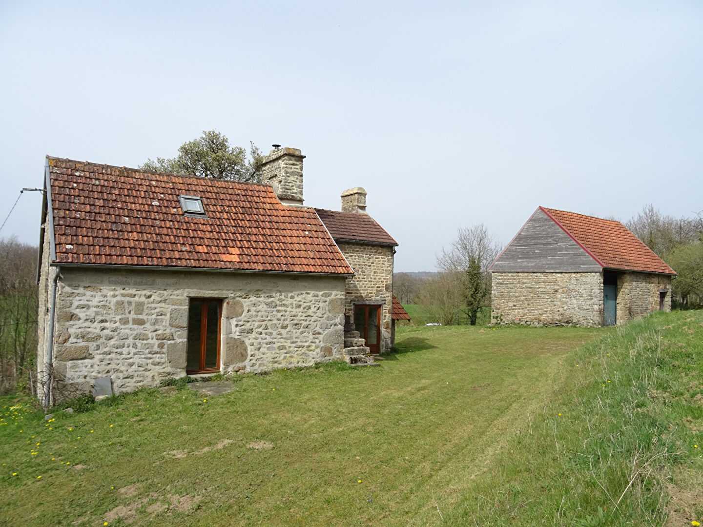 Dom w Juvigny les Vallées, Normandy 10219478