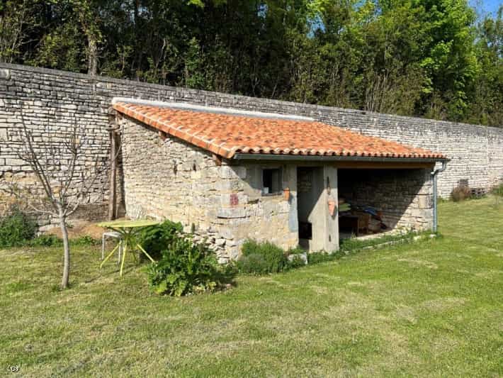 Talo sisään Verteuil-sur-Charente, Nouvelle-Aquitaine 10219584