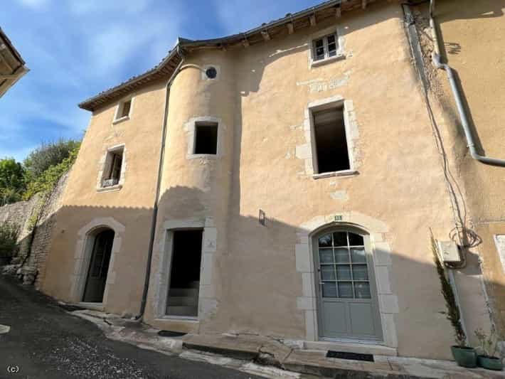 Huis in Verteuil-sur-Charente, Nouvelle-Aquitanië 10219584