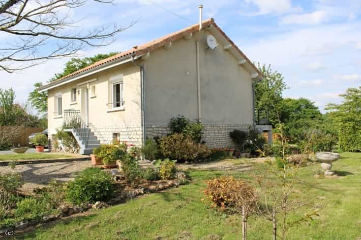 Huis in Bioussac, Nouvelle-Aquitaine 10219585