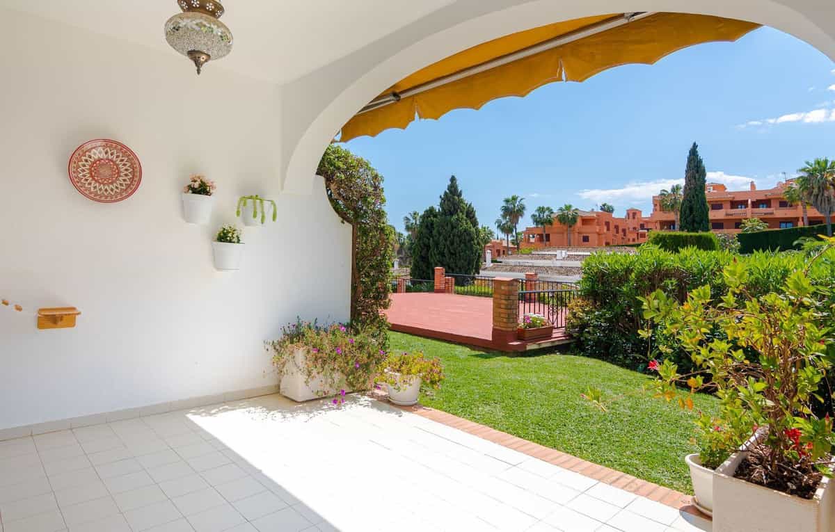 Condominium in Benahavís, Andalusia 10219823