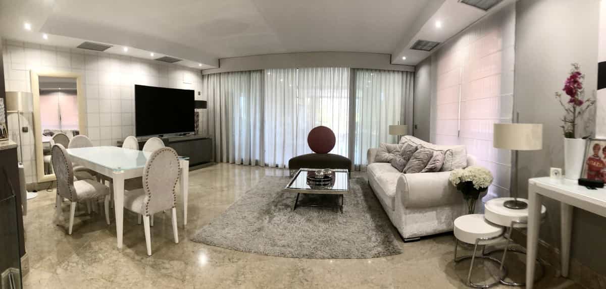 公寓 在 圣佩德罗·德·阿尔坎塔拉, 安达卢西亚 10219912