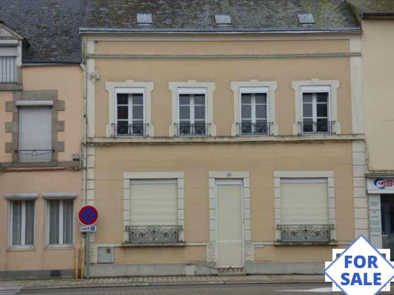 House in Pre-en-Pail, Pays de la Loire 10220476