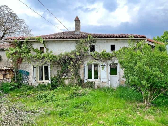 House in Villefagnan, Nouvelle-Aquitaine 10220877