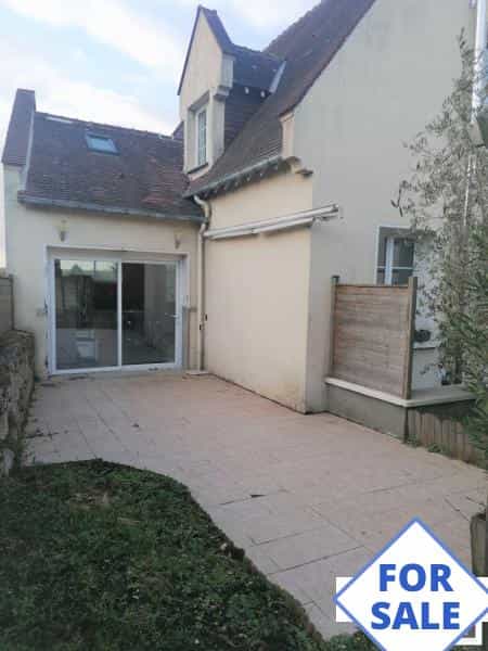 House in Cormes, Pays de la Loire 10220924