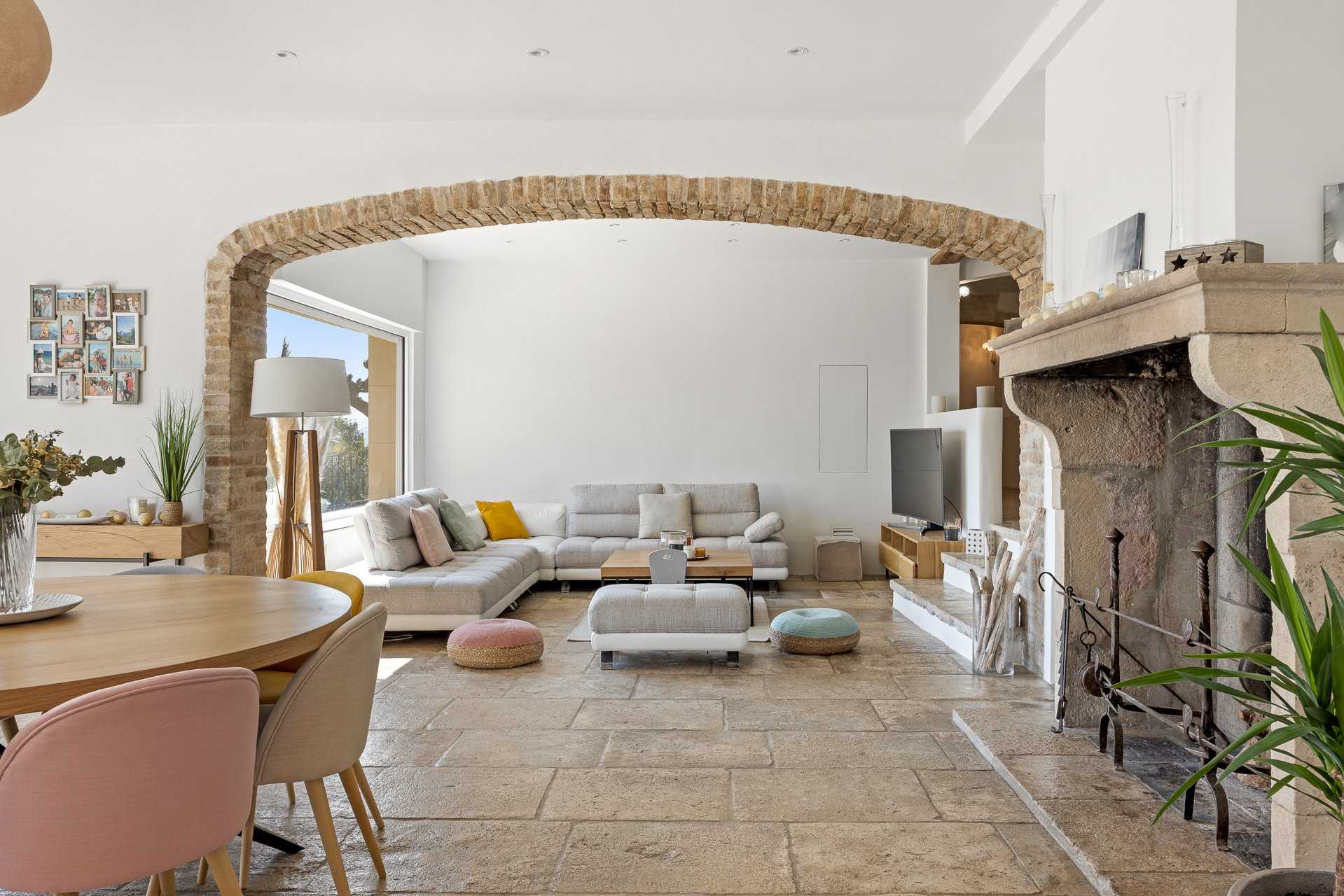 Talo sisään Mougins, Provence-Alpes-Cote d'Azur 10221102