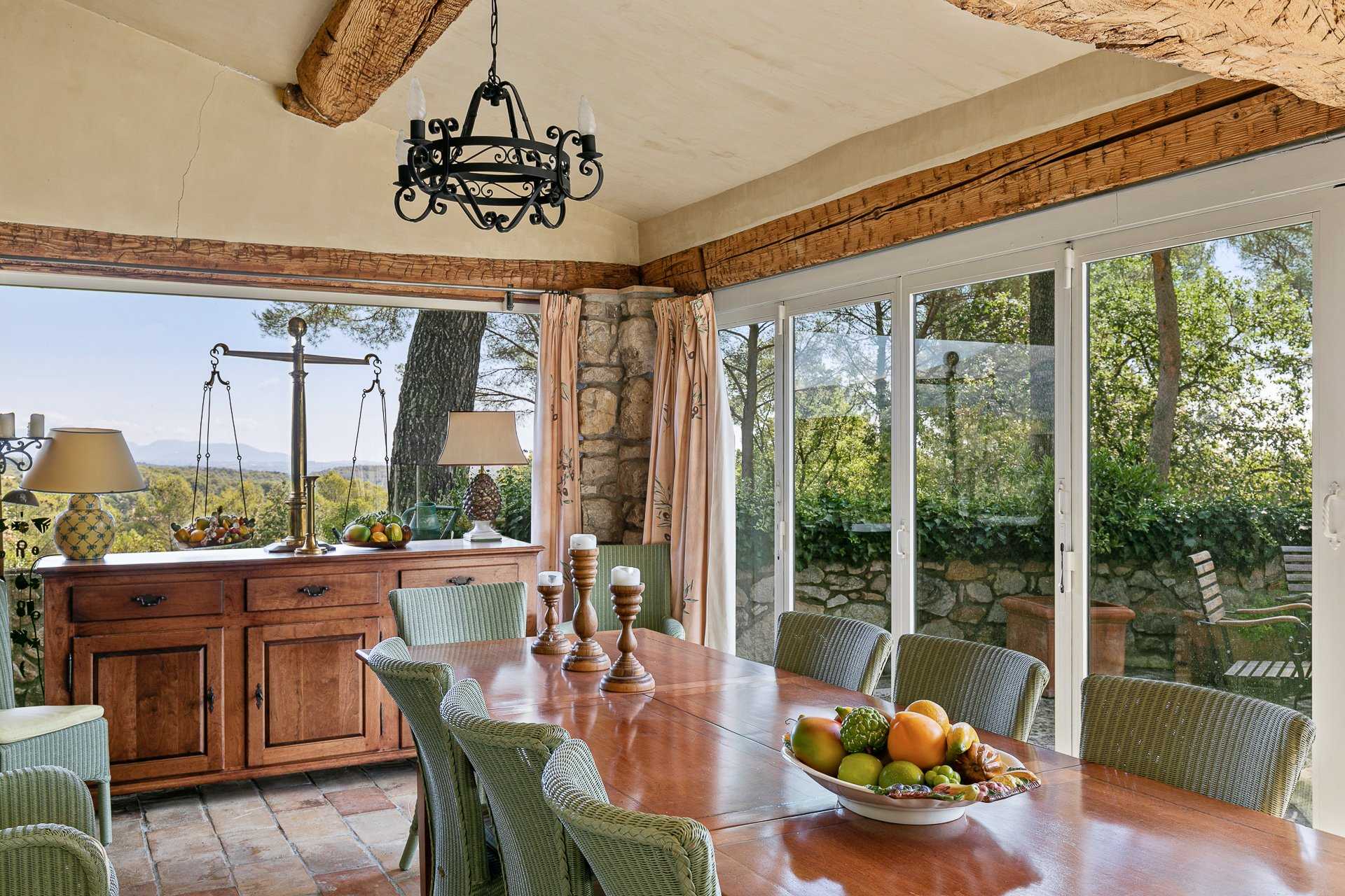Huis in Roquefort-les-Pins, Provence-Alpes-Côte d'Azur 10221201