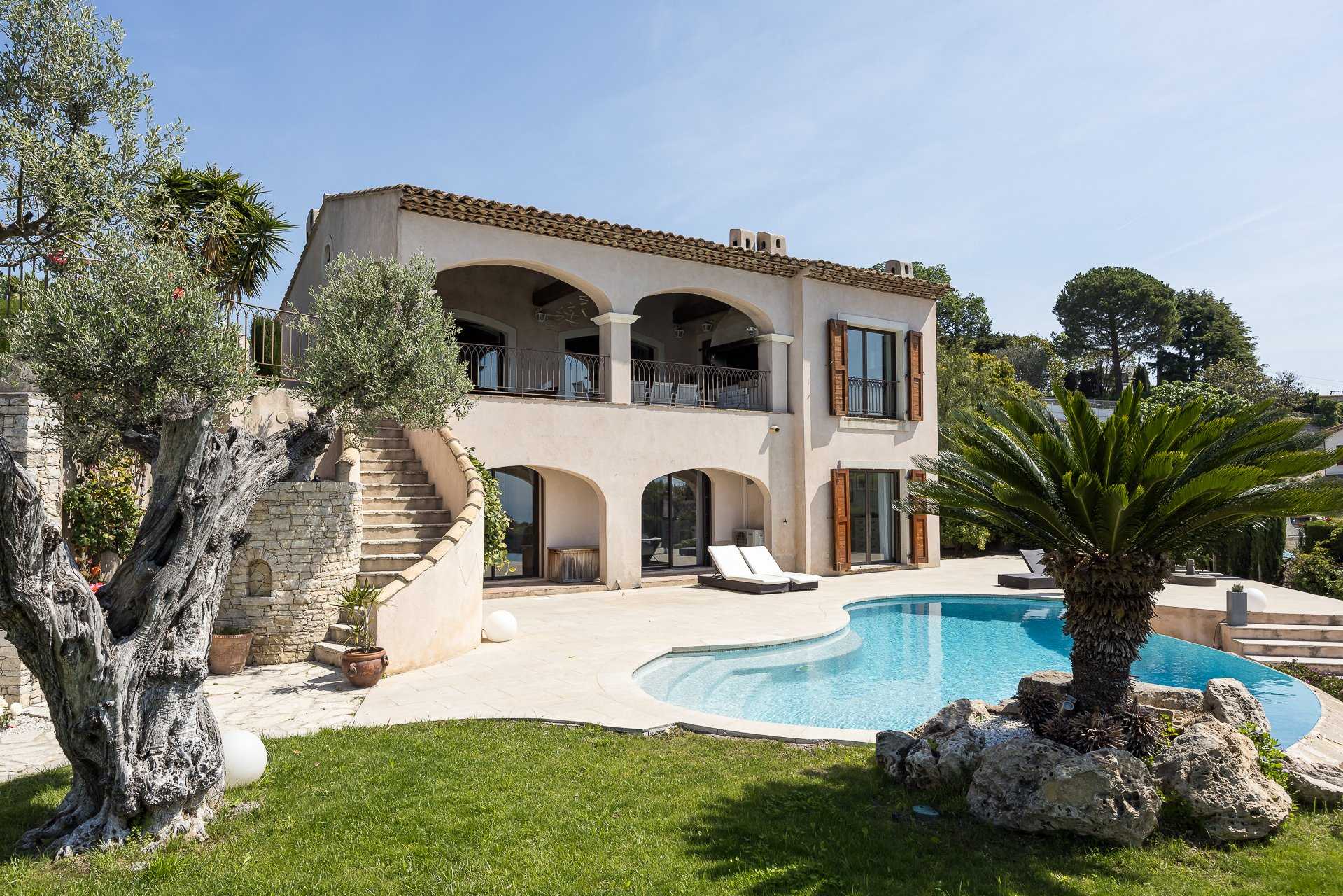 Hus i Cagnes-sur-Mer, Provence-Alpes-Cote d'Azur 10221203