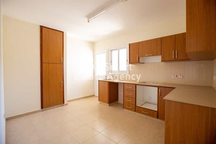 Condominium in Peyia, Paphos 10222858