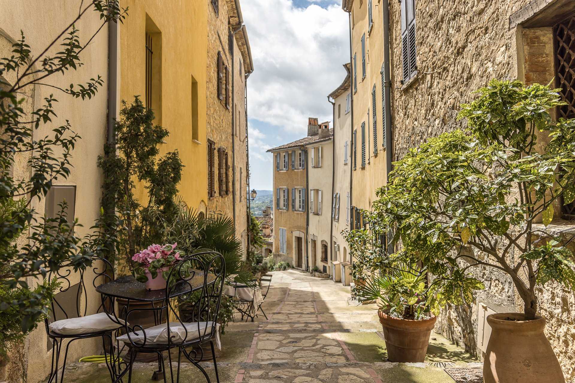 Hus i Chateauneuf-Grasse, Provence-Alpes-Cote d'Azur 10224100