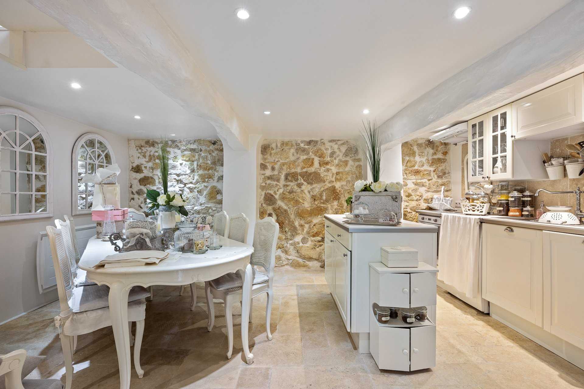 Huis in Chateauneuf-Grasse, Provence-Alpes-Côte d'Azur 10224100