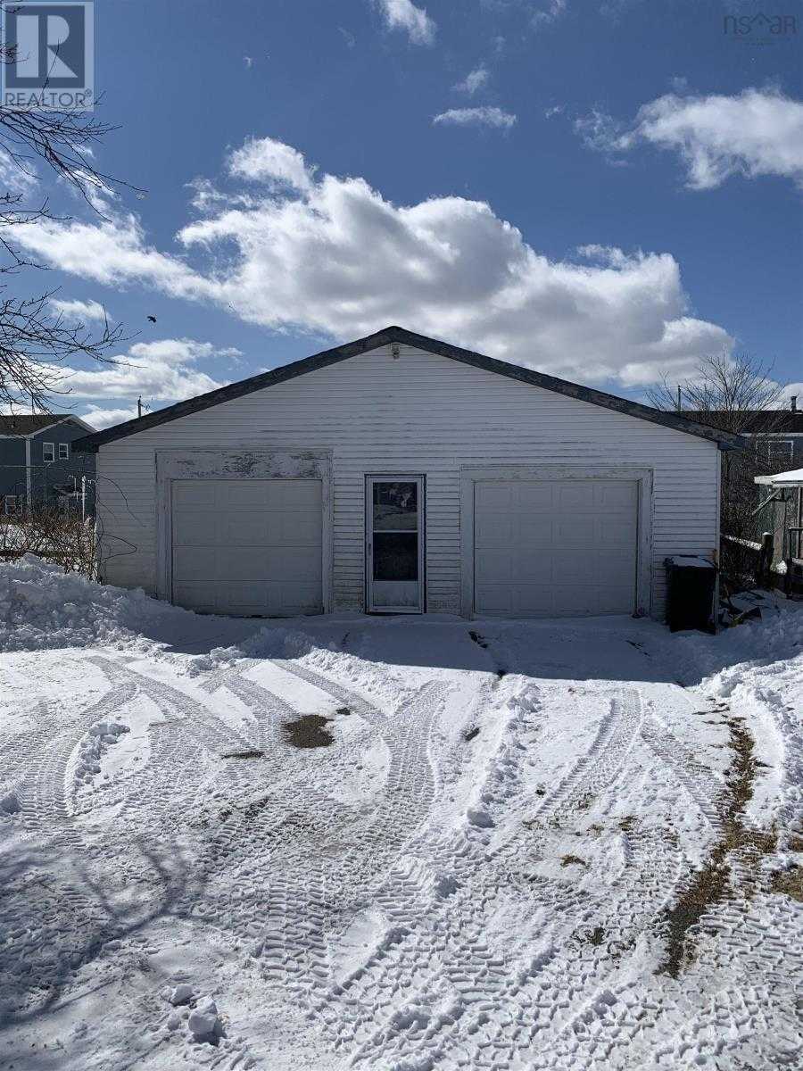 House in Cape Breton, Nova Scotia 10224109