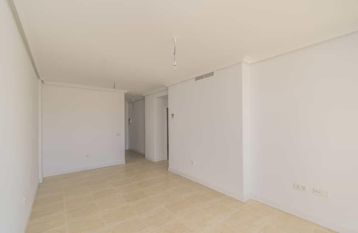 公寓 在 Estepona, Andalucía 10224195