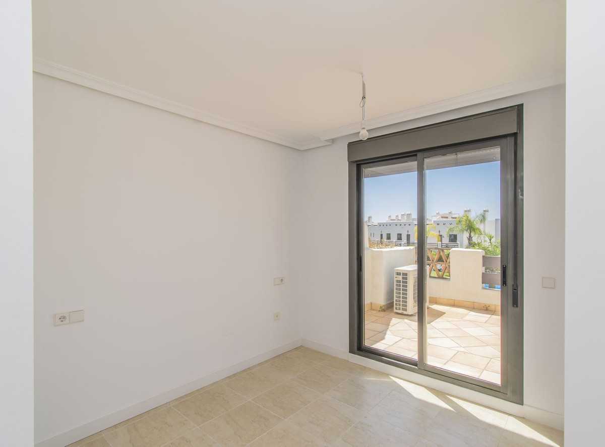 公寓 在 Estepona, Andalucía 10224195