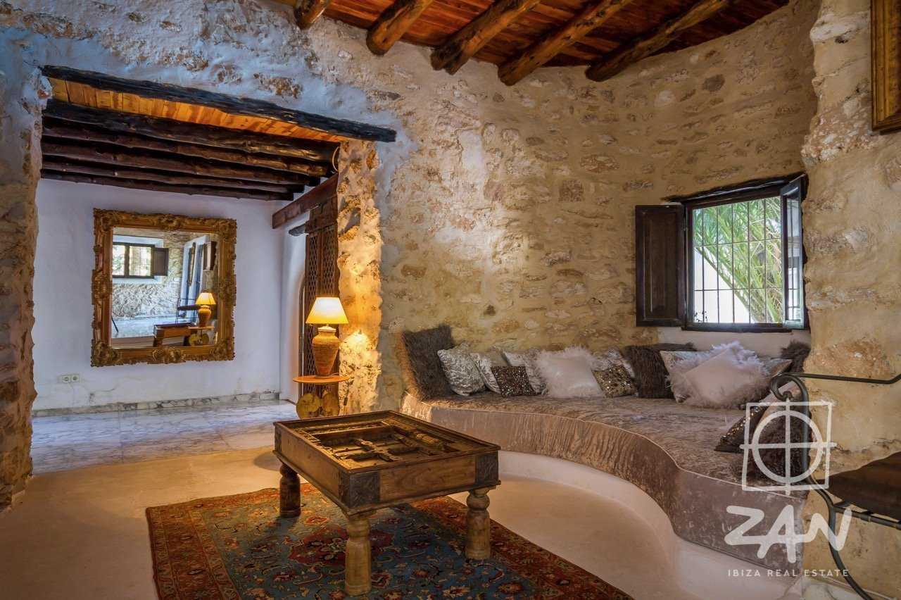 House in Santa Eulària des Riu, Balearic Islands 10224282