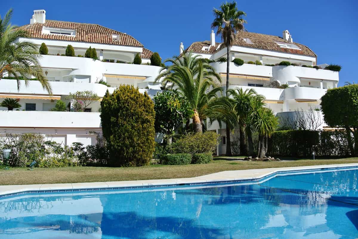 Condominium in Marbella, Andalusië 10224347