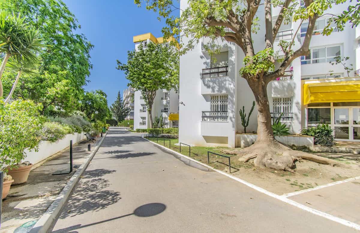 Condominium in Torremolinos, Andalusia 10224392