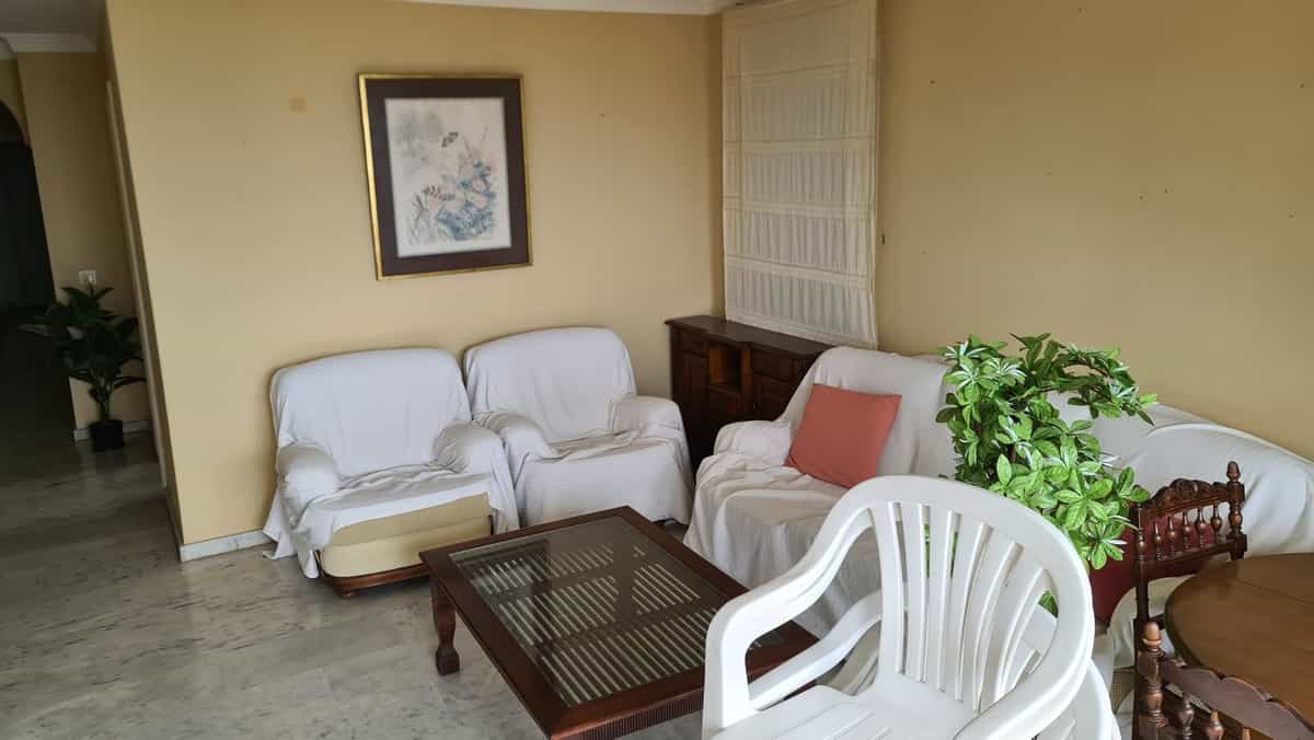 公寓 在 Benalmádena, Andalucía 10224524