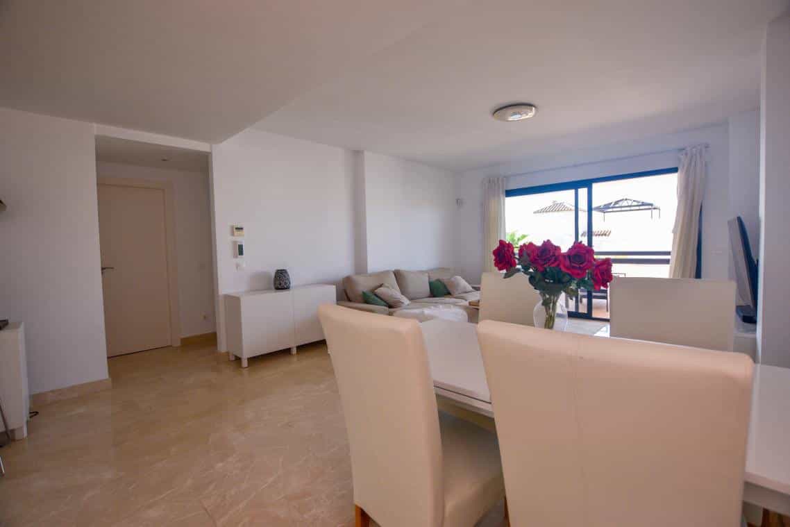 公寓 在 Casares, Andalucía 10224543