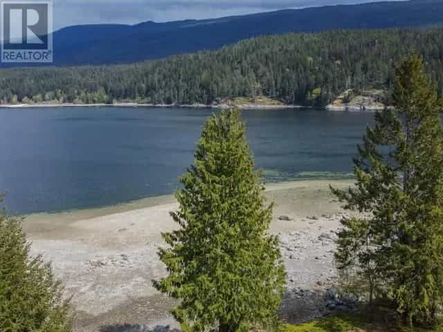 קוֹנדוֹמִינִיוֹן ב Powell River, British Columbia 10224859