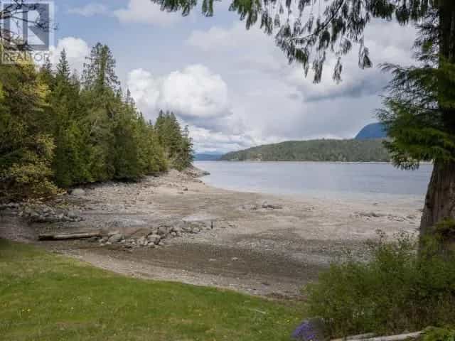 सम्मिलित में Powell River, British Columbia 10224859