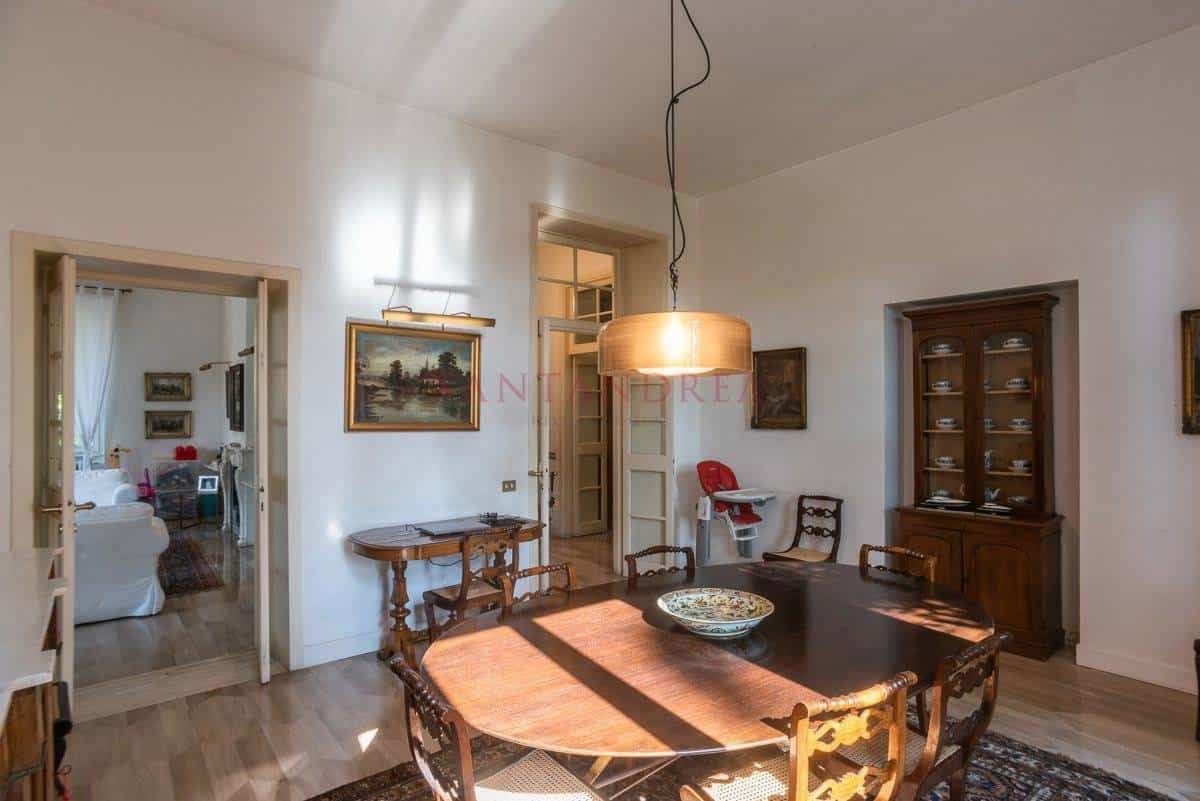 casa en Somma Lombardo, Lombardy 10224999