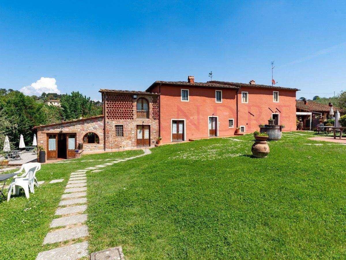 Eigentumswohnung im Lucca, Tuscany 10225027