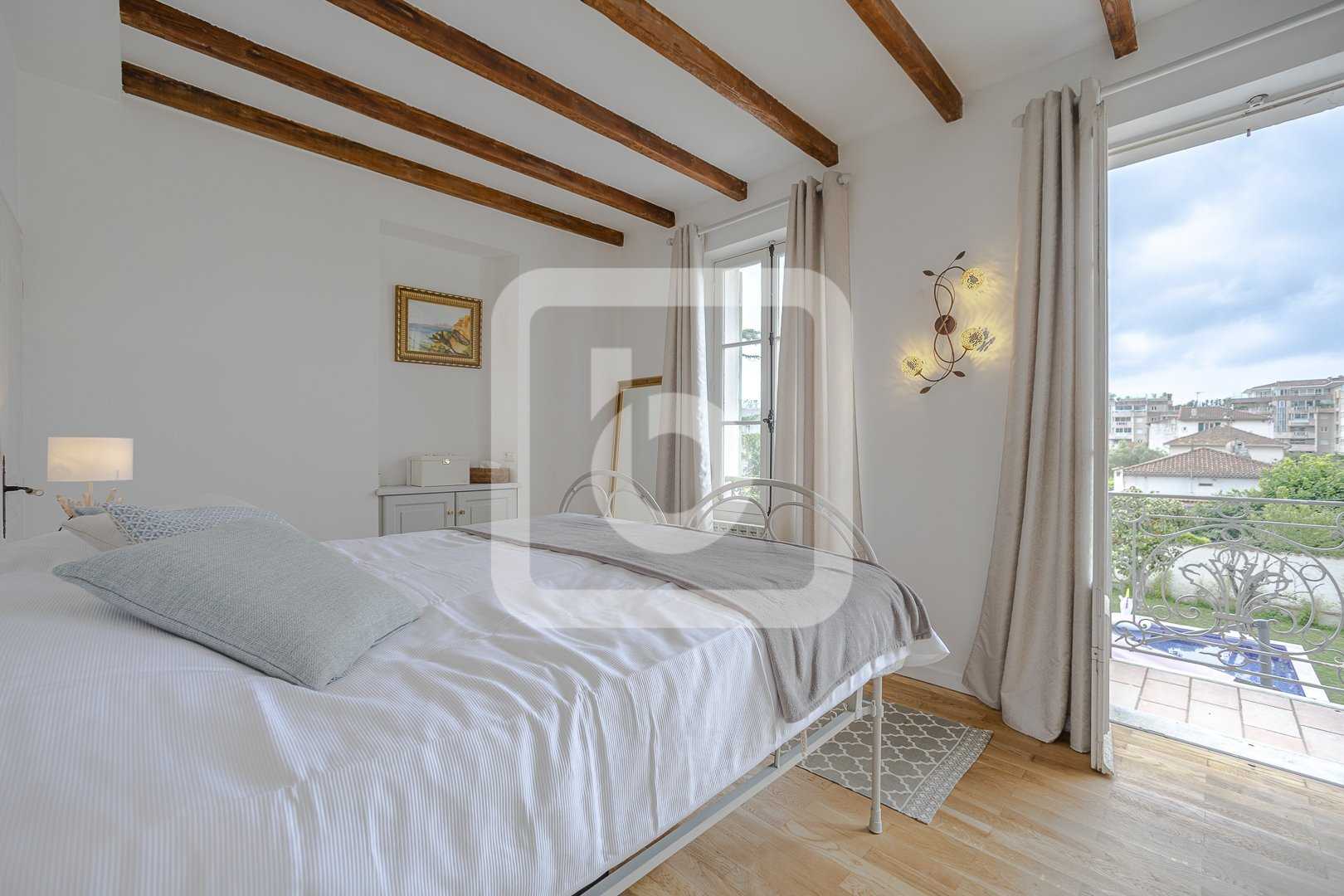 Hus i Vallauris, Provence-Alpes-Côte d'Azur 10225081