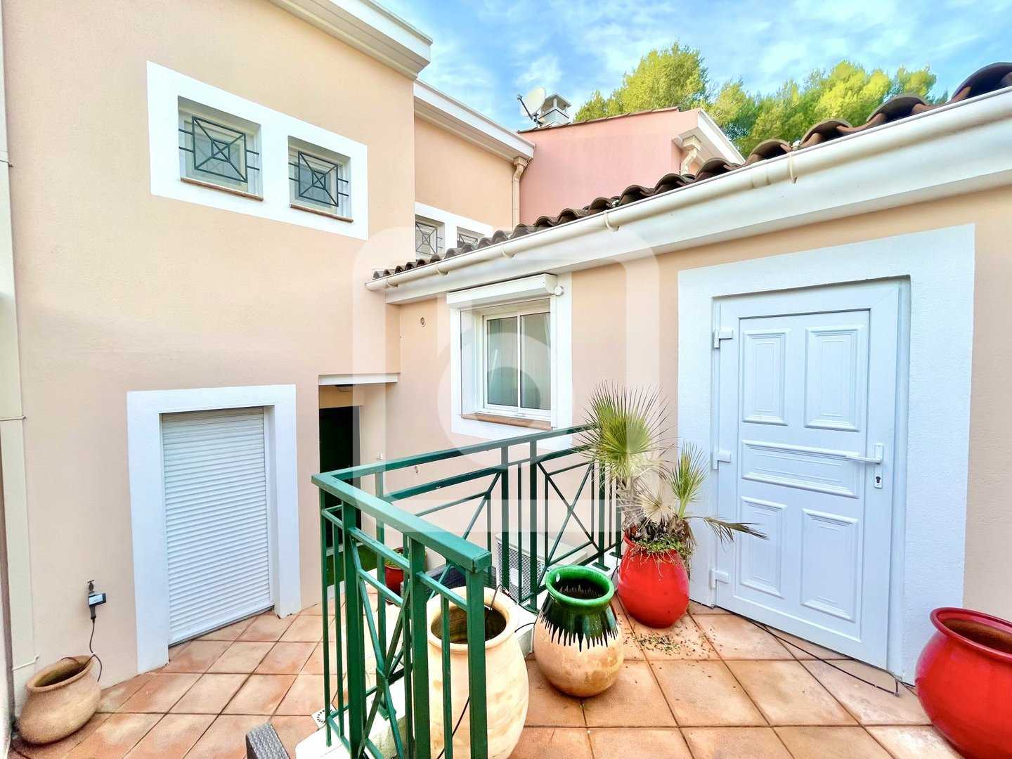 жилой дом в Mougins, Provence-Alpes-Côte d'Azur 10225091