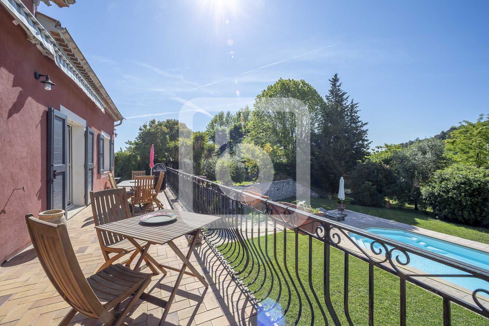 Huis in Chateauneuf-Grasse, Provence-Alpes-Côte d'Azur 10225094
