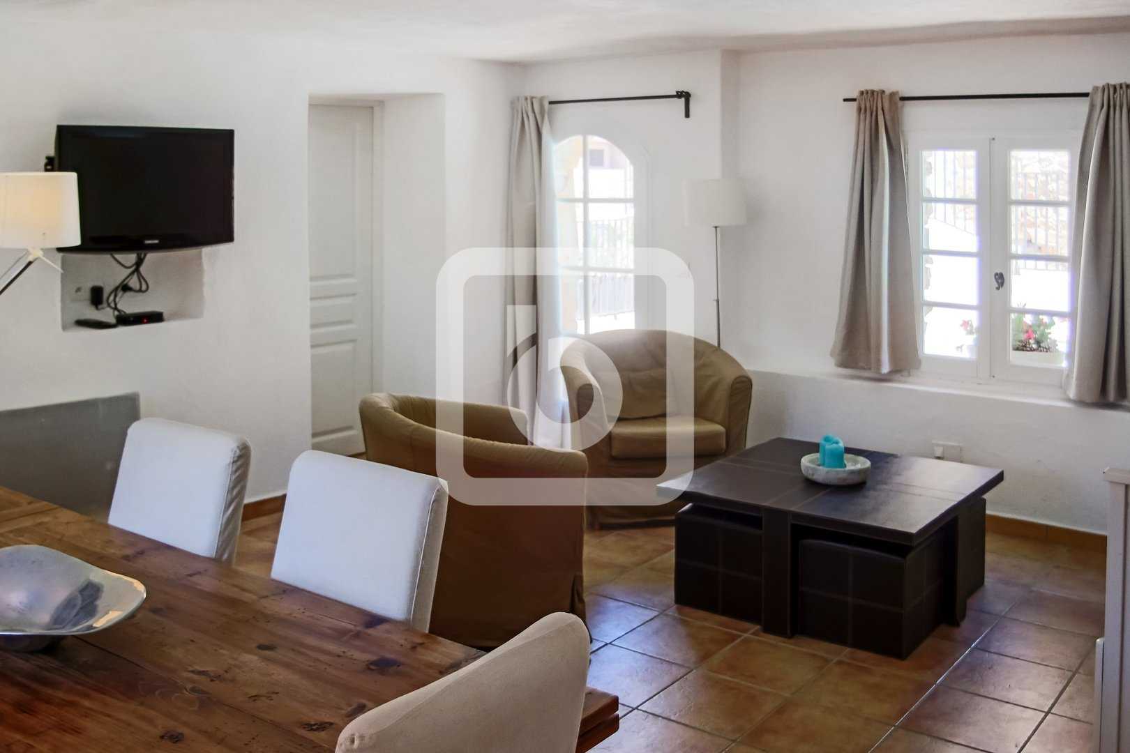 公寓 在 Le Plan-de-la-Tour, Provence-Alpes-Côte d'Azur 10225099