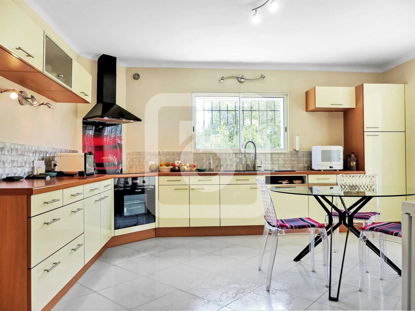 Huis in Gareoult, Provence-Alpes-Côte d'Azur 10225227