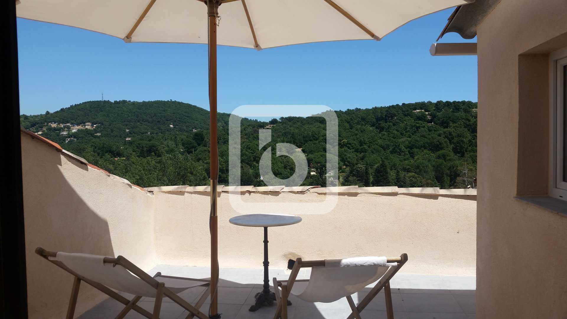 Huis in La Garde-Freinet, Provence-Alpes-Côte d'Azur 10225232