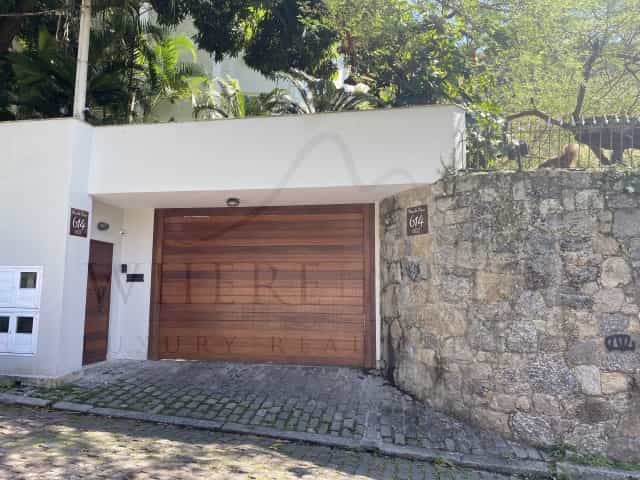 Dom w , State of Rio de Janeiro 10225323