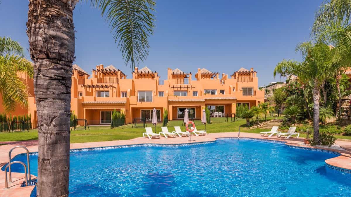 House in Benahavis, Andalusia 10225758