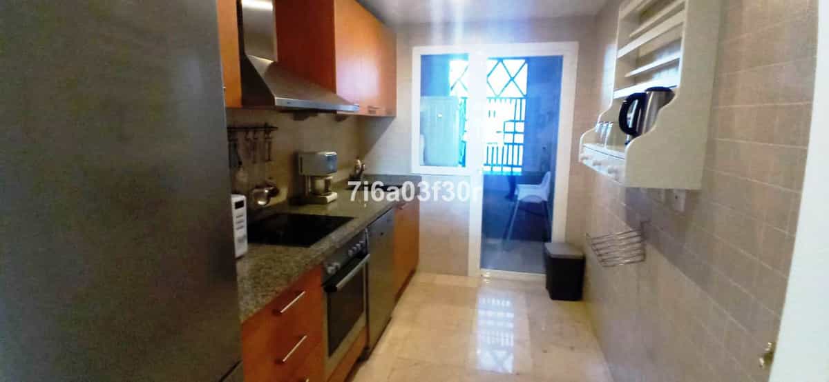 Condominium in Benahavis, Andalusia 10226388