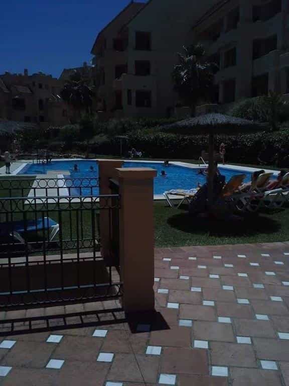 公寓 在 Puerto de la Duquesa, Andalusia 10226538