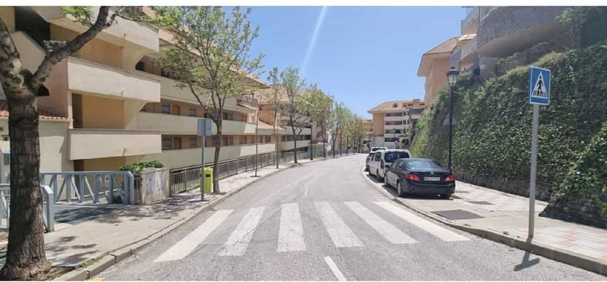 Condominium in Fuengirola, Andalusia 10226792