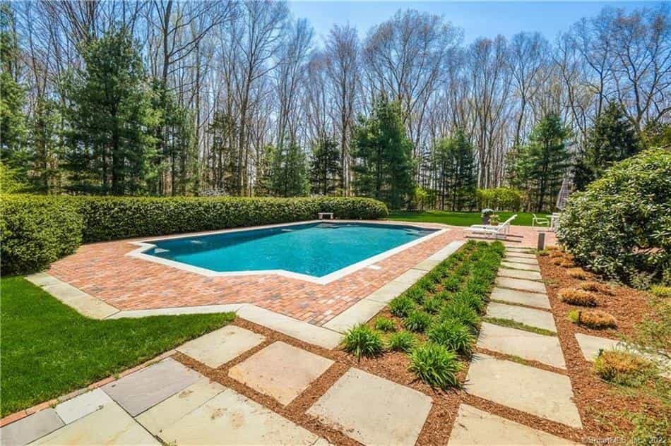 House in New Canaan, Connecticut 10227256