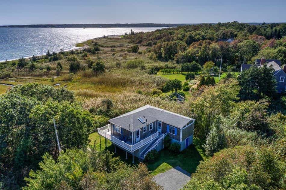 House in Crescent Beach, Massachusetts 10228219