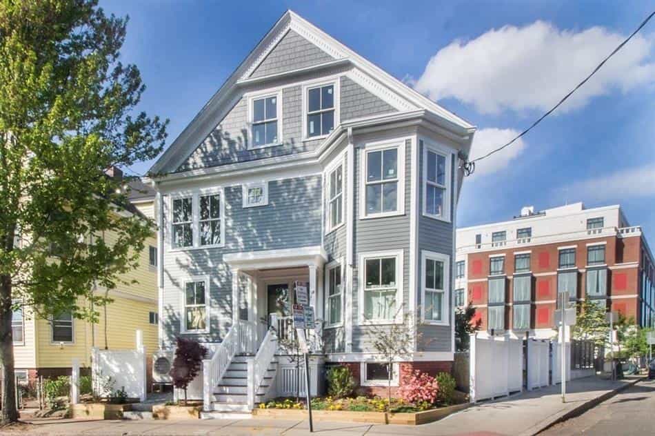 Condominium in Spring Hill, Massachusetts 10228241