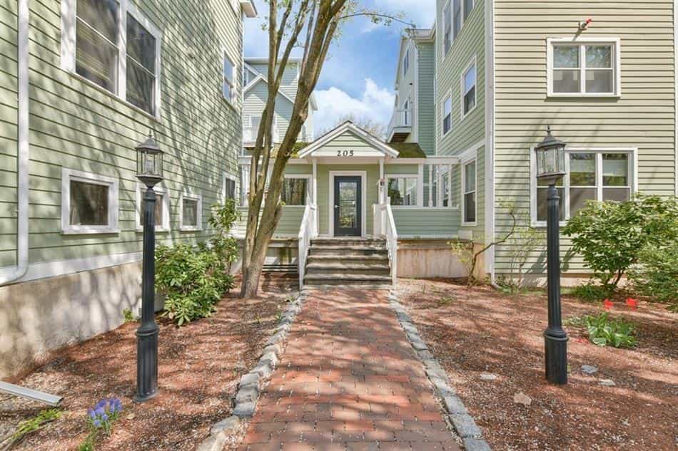 Condominium in Cambridge, Massachusetts 10228265