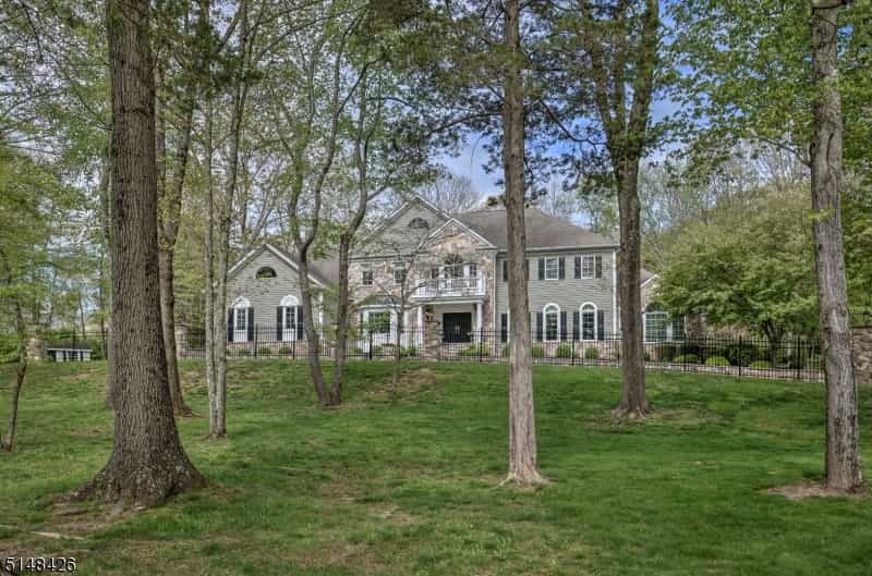 House in Peapack and Gladstone, New Jersey 10228376