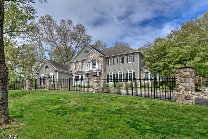 House in Peapack and Gladstone, New Jersey 10228376