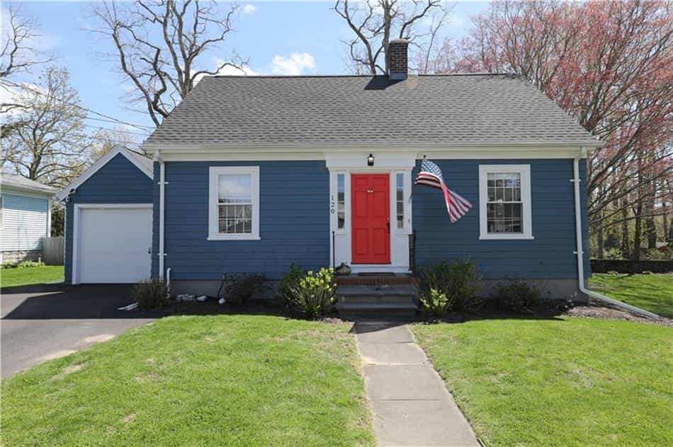 House in Bristol Highlands, Rhode Island 10228515
