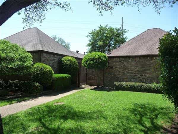 Будинок в Carrollton, Texas 10228708