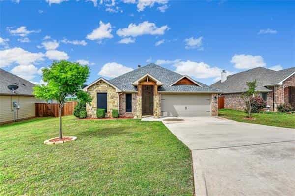 House in Denison, Texas 10228838