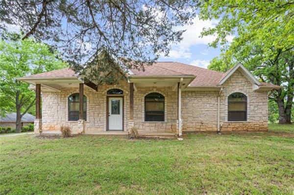 House in Smith Oaks, Texas 10228864